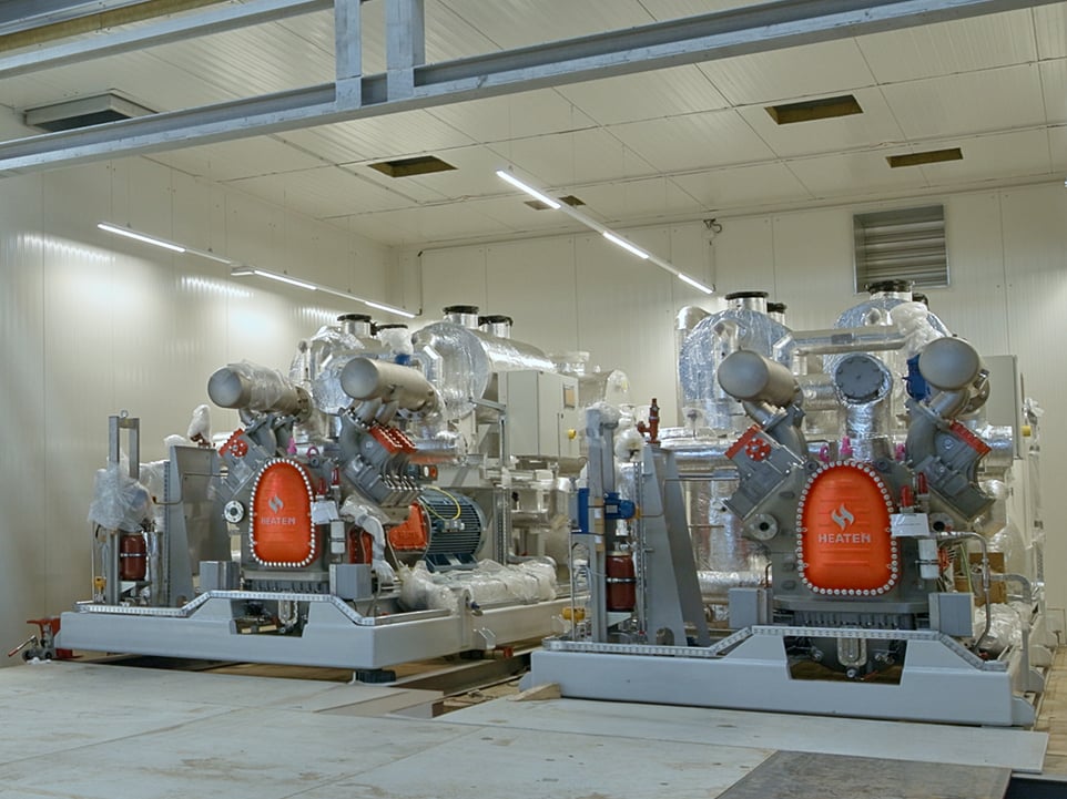 HTN_RAIN_2MACH_HEAT_TIMELAPSE_EXPORT-MACHINES.00_00_44_00.Still005-cr